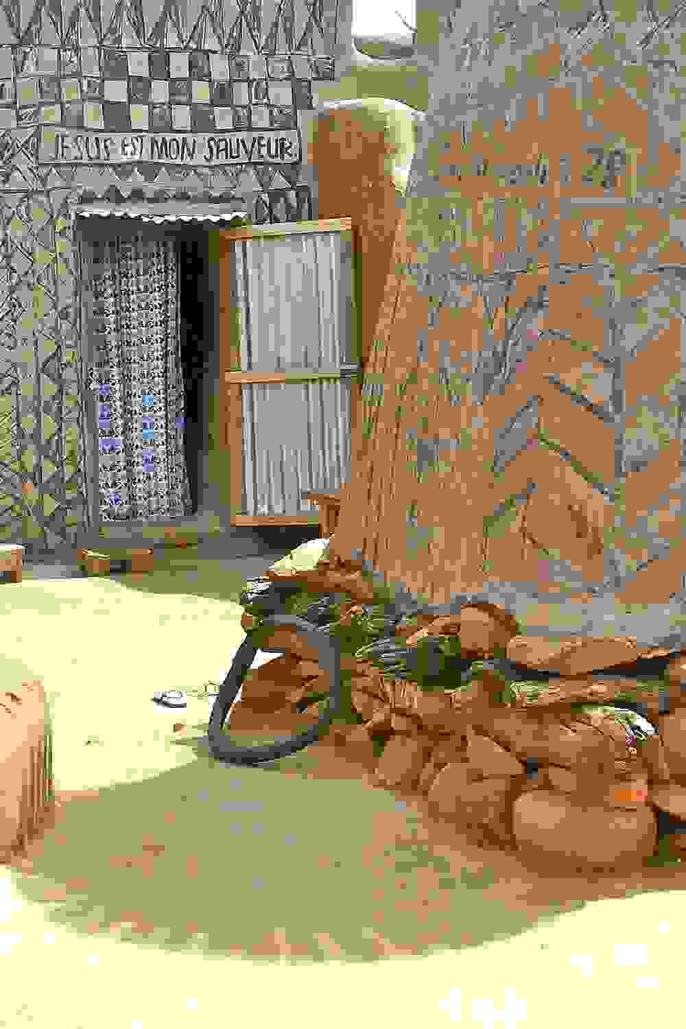 village04.jpg