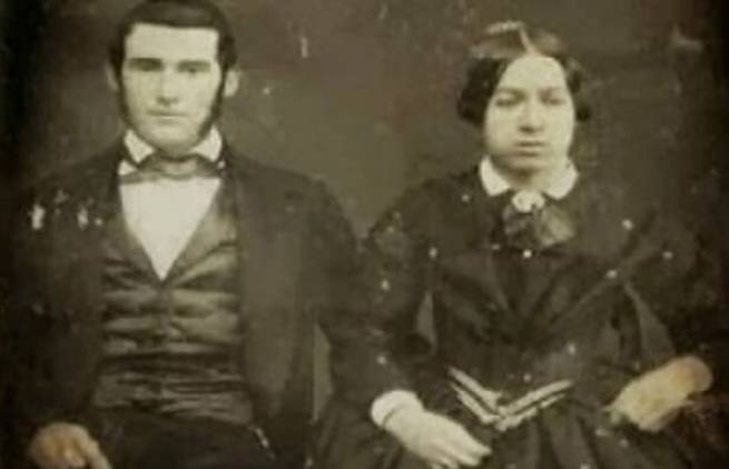 Γιατί παλιά ο κόσμος δεν χαμογελούσε στις φωτογραφίες;