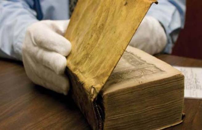Τρία παράξενα βιβλία στη βιβλιοθήκη του Χάρβαρντ