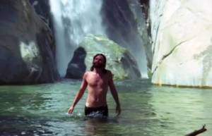 3 λεπτά στον παράδεισο γυμνοί, με τον Jim Morrison (video)
