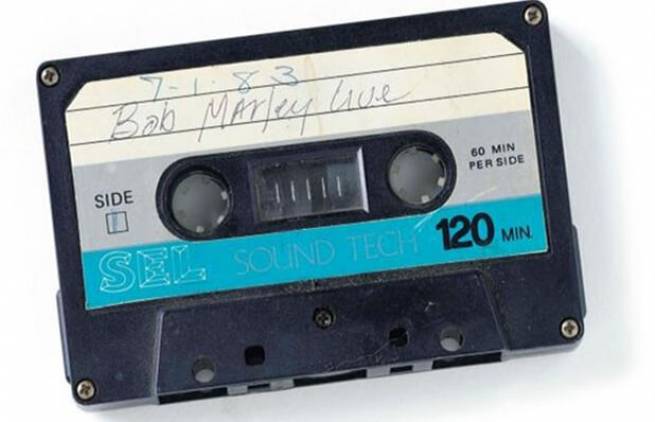 Η θριαμβευτική επιστροφή της κασέτας από τη Sony