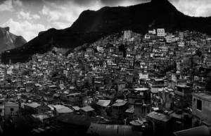 Μια βόλτα στις φαβέλες (video)