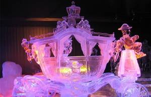 Γλυπτική σε πάγο, χαμηλές θερμοκρασίες και υψηλή αισθητική (video)