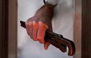 Φταίει o κάβουρας ή φταίει ο υδραυλικός;