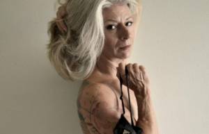 Τα τατουάζ και τα σώματα, όμορφα μαζί γερνάνε...