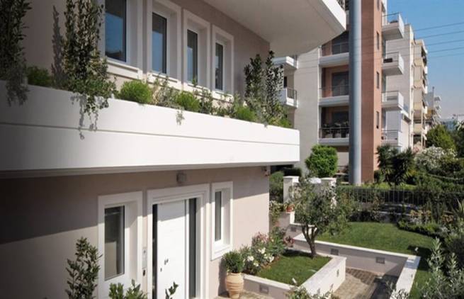 «Χαράτσι» 15% στις μεταβιβάσεις ακινήτων