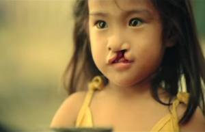 Ένα χαμόγελο αξίζει πολλά... (video)