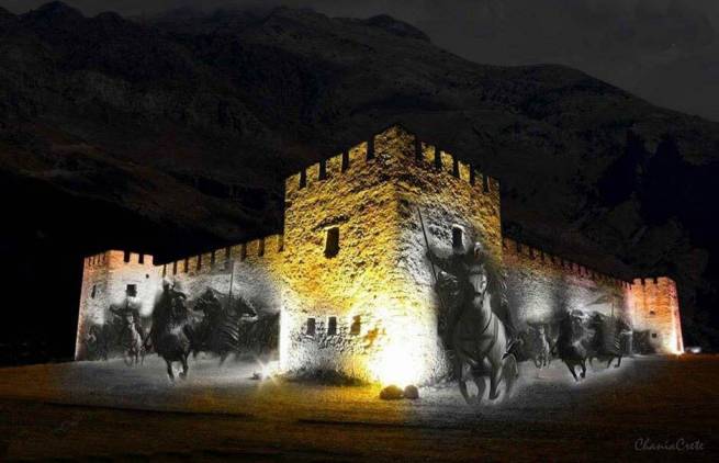 Δροσουλίτες και Φραγκοκάστελο. Εκεί που ο θρύλος αγκαλιάζει την ιστορία