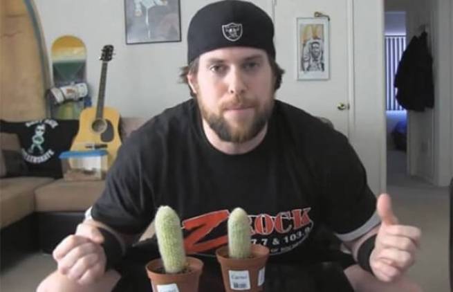 Έφαγε δύο κάκτους και... δείτε τα αποτελέσματα! (video)