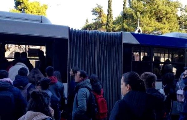 Επιβάτες σε απόγνωση