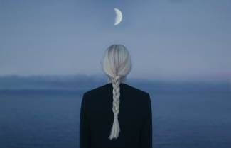 Κική Δημουλά: «Τράβα μία λέξη απ΄τη νύχτα στην τύχη..»