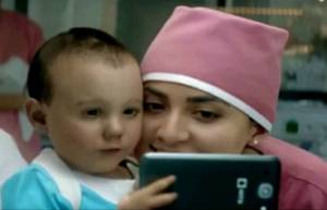 «Γεννημένος για το Διαδίκτυο»: H "τρομακτική" διαφήμιση της Ινδίας που έγινε viral (video)