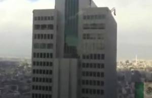 Πώς πάει ένας ουρανοξύστης με 7,8 Ρίχτερ; (video)