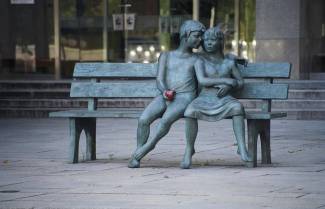 Θέλω να σε ξεπεράσω, μα δε γίνεται. Ή μήπως γίνεται;