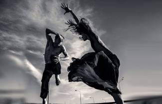 Τομ Ρόμπινς - "Ο χορός των εφτά πέπλων"