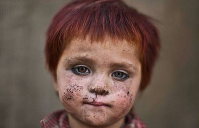 Παιδικά βλέμματα αναζητούν πατρίδα στη γη και στην καρδιά