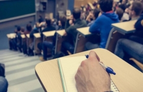 Περικλής Γκόγκας - Ο μύθος των «αιώνιων φοιτητών».