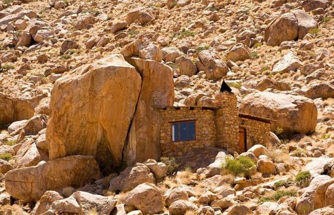 Παράξενα και απομονωμένα κτίρια στον κόσμο