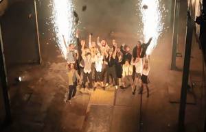 Το εκπληκτικότερο είδος τσίρκου εντός εγκαταλειμμένου εργοστασίου (video)