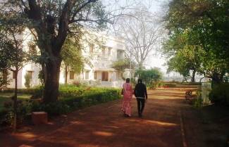 Η επισκέπτρια