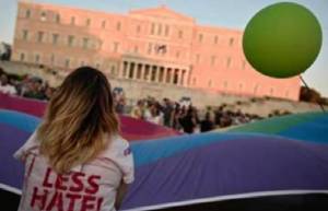 Η αγάπη φτιάχνει οικογένειες (video)