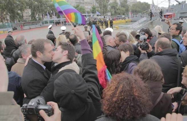 Ένα φιλί για τον Σεραφείμ