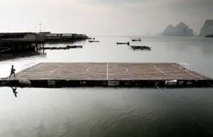 Η αγάπη τους για το ποδόσφαιρο ξεπέρασε το ακατόρθωτο! (video)