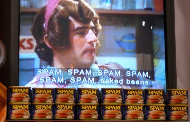 Εμείς οι ιθαγενείς λατρεύουμε τα spam και τα hoax